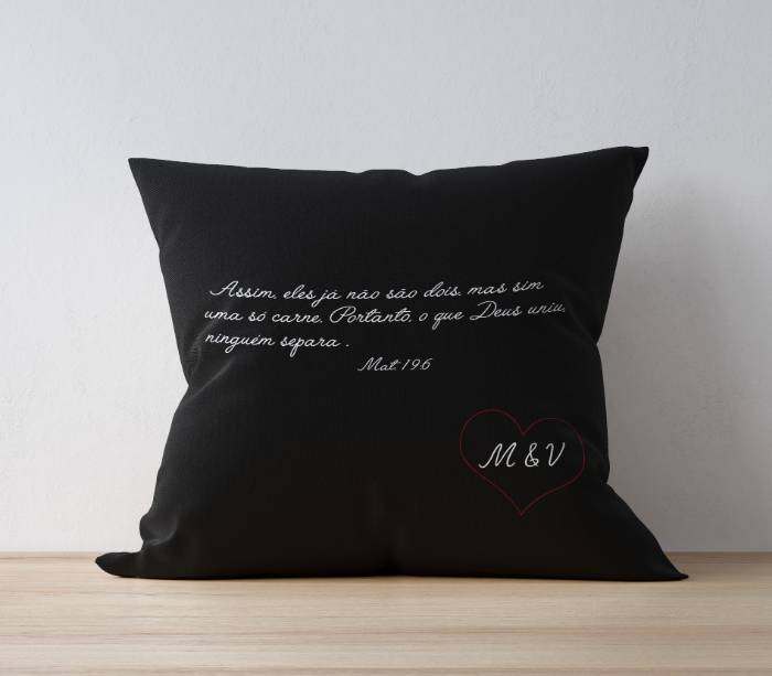 Almofada personalizada com iniciais